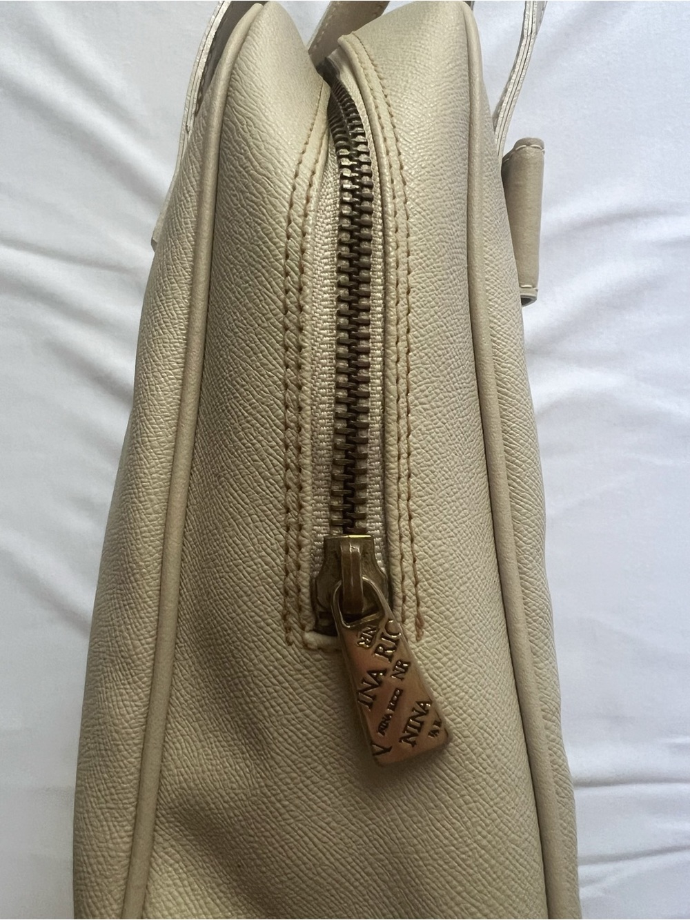 Vintage Nina Ricci leather handbag - Picture 7 of 10